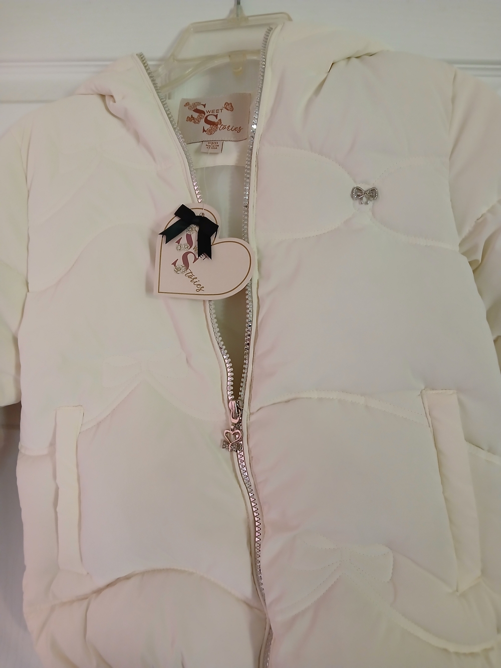 Kids Puffer Jacket in Cream with Hood - Picture 5 of 5
